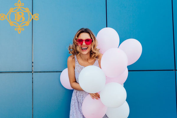 بادکنک های صورتی و سفید